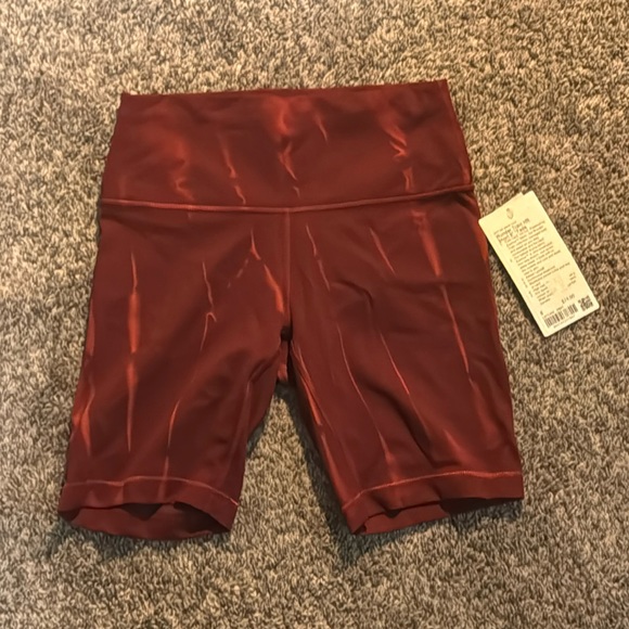 Lululemon Wunder Train high rise biker short in size 8–Merlot/red tie dye NWT - Picture 1 of 5